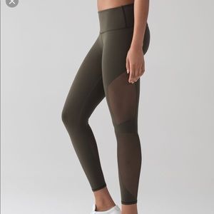 Lululemon Reveal 7/8 Tight - Dark Olive